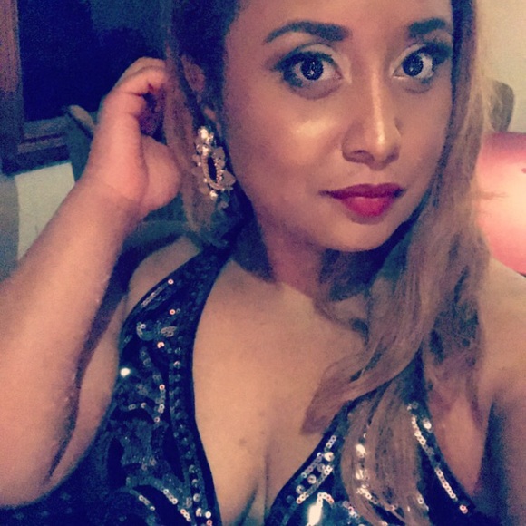 Meet your Suggested User, Seller/Buyer, Nina! - Picture 4 of 14